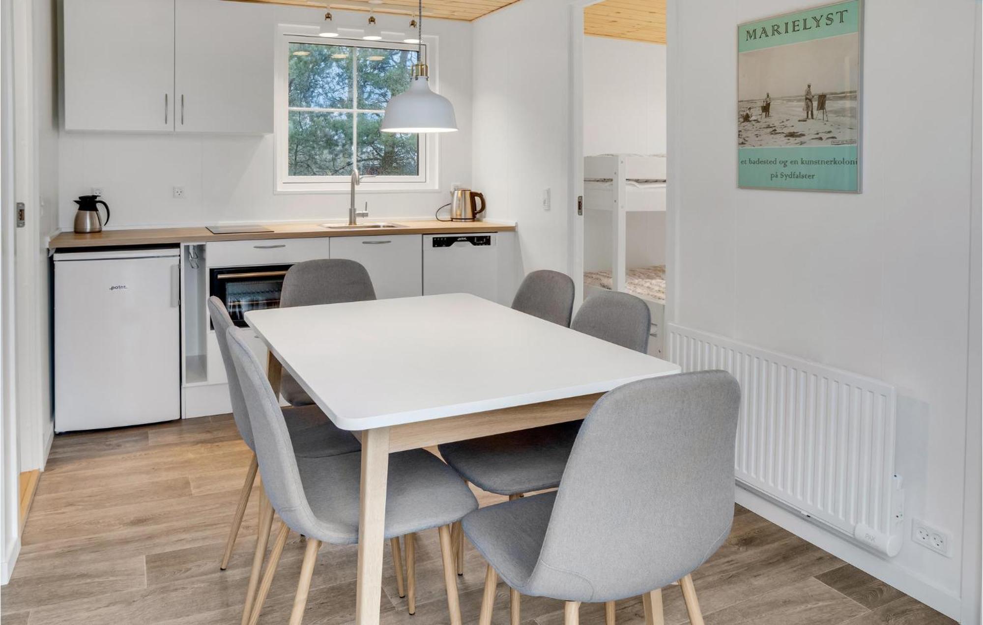 2 Bedroom Nice Apartment In Vaeggerlose Bøtø By Εξωτερικό φωτογραφία