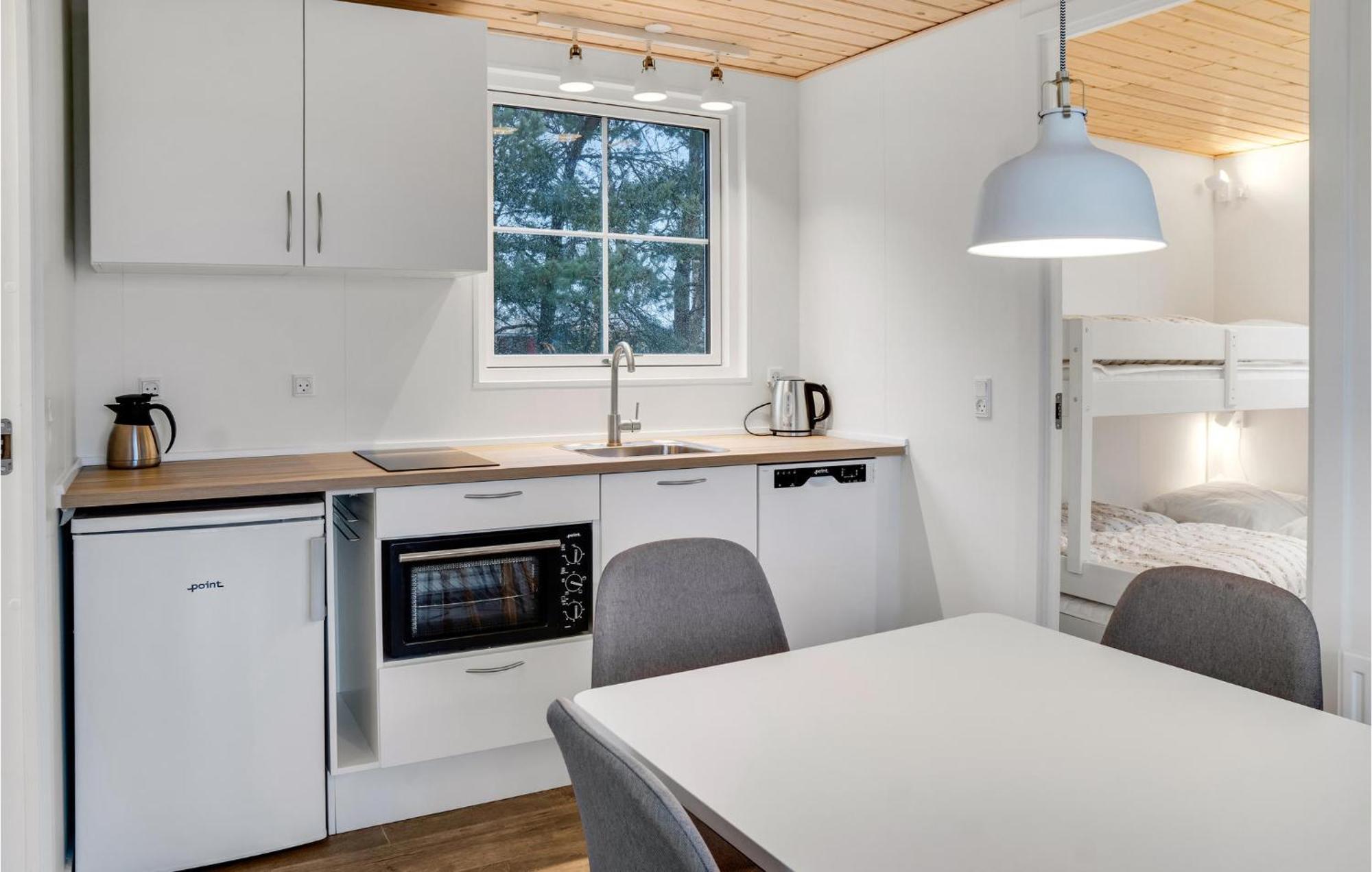 2 Bedroom Nice Apartment In Vaeggerlose Bøtø By Εξωτερικό φωτογραφία