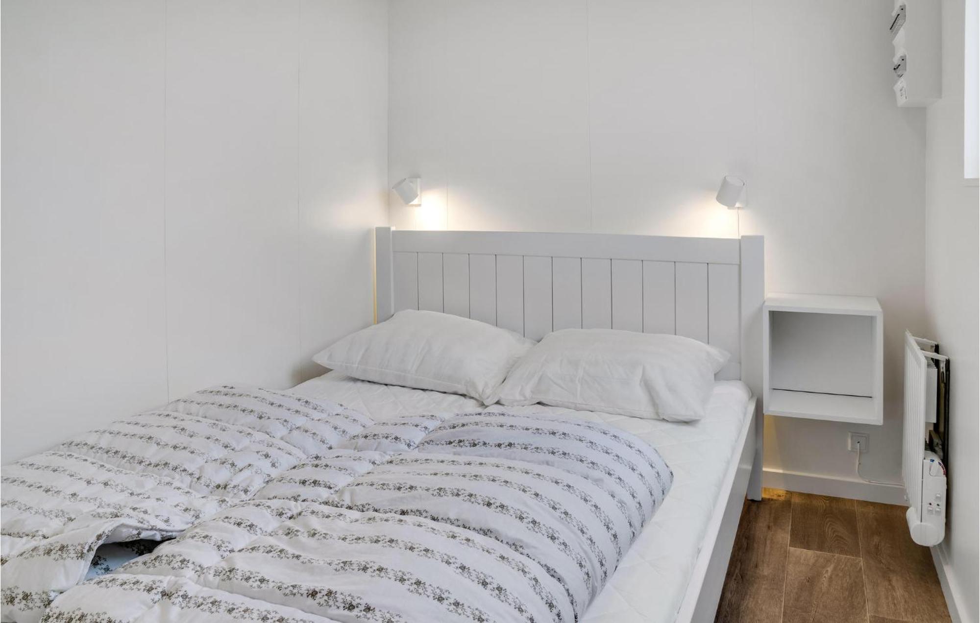 2 Bedroom Nice Apartment In Vaeggerlose Bøtø By Εξωτερικό φωτογραφία