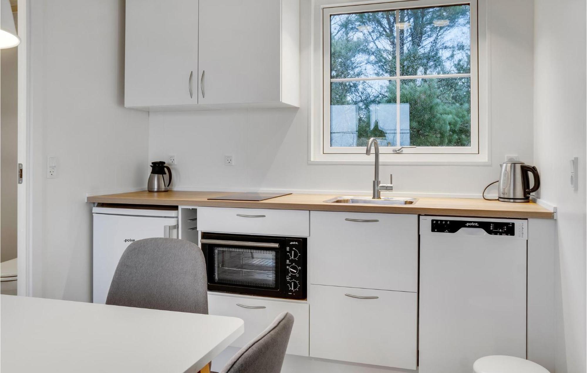 2 Bedroom Nice Apartment In Vaeggerlose Bøtø By Εξωτερικό φωτογραφία